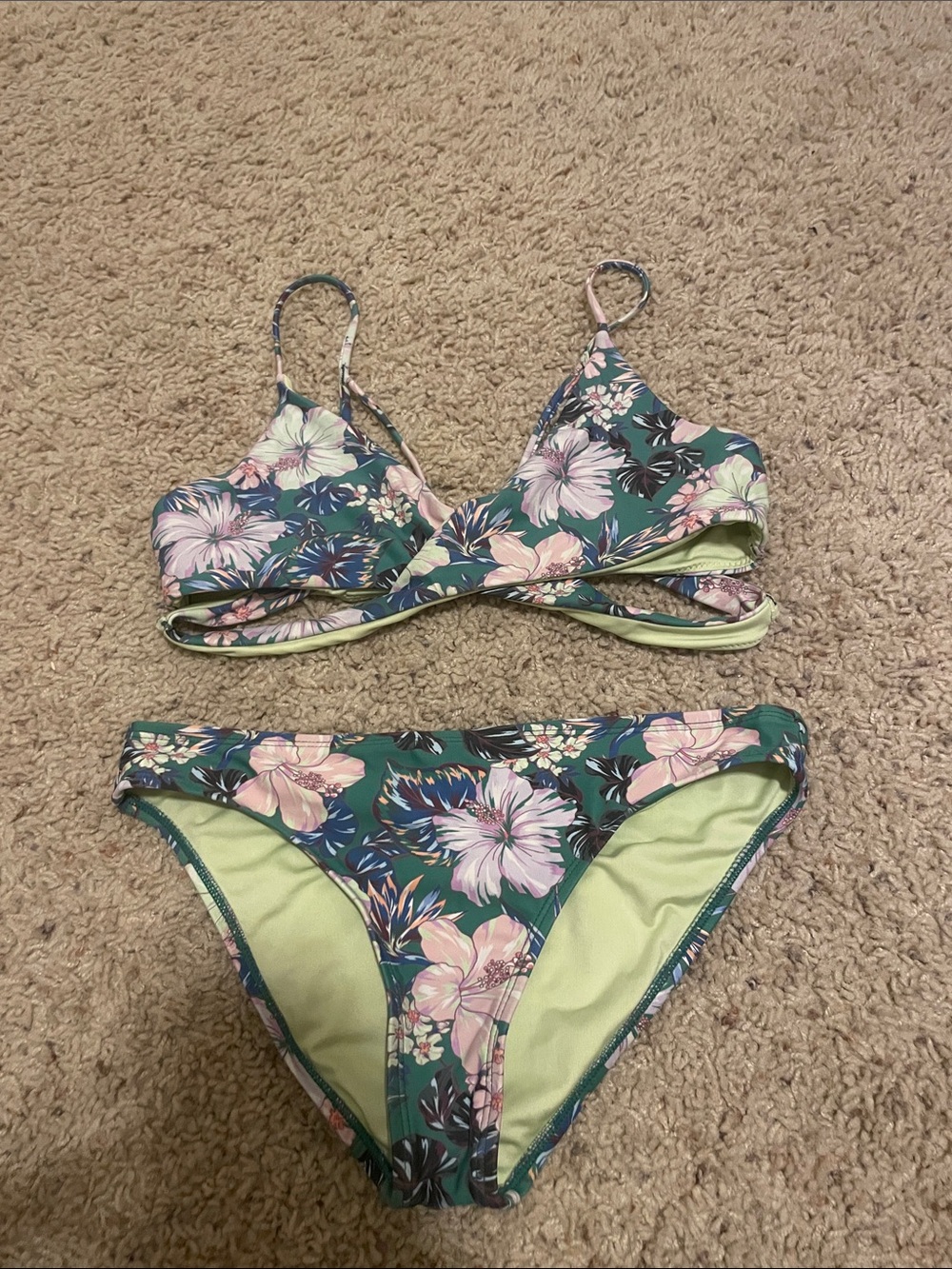 Women’s baiting suit